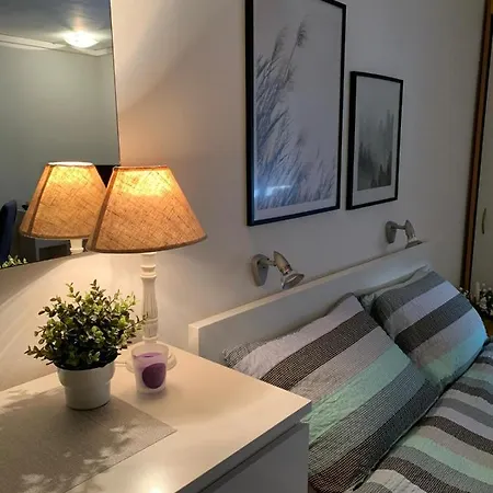 Apartment Sarmantni Malecka 2 *