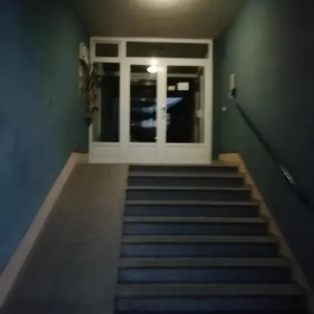Apartment Sarmantni Malecka 2 *